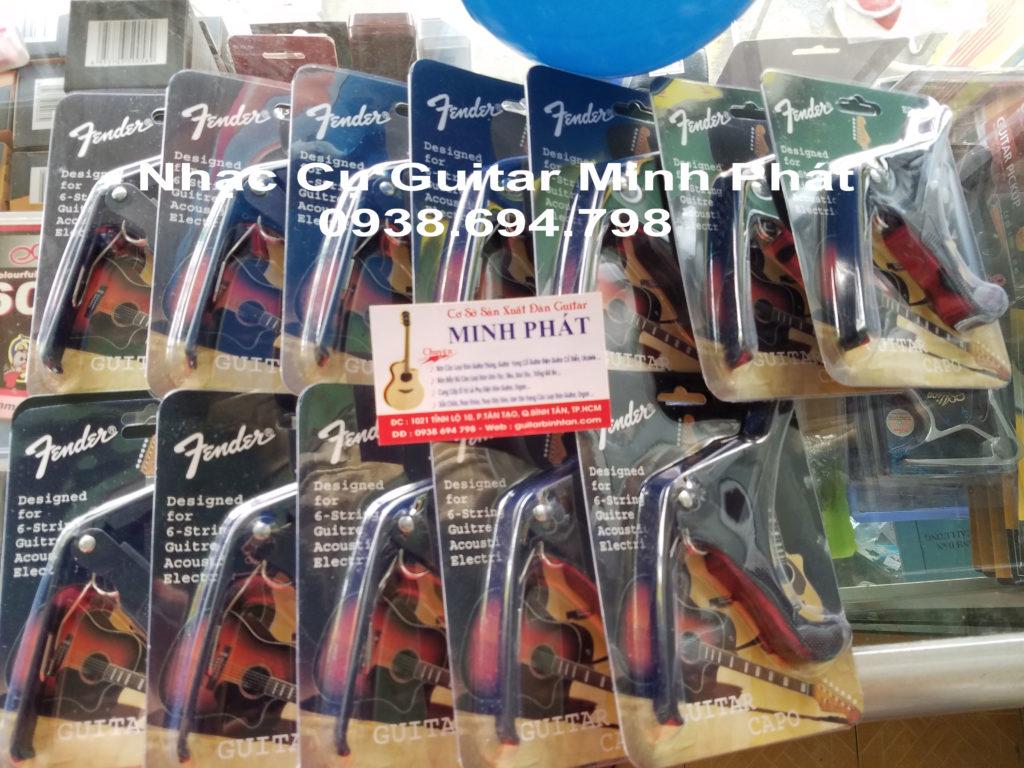 capo-dan-guitar-acoustic-gia-re