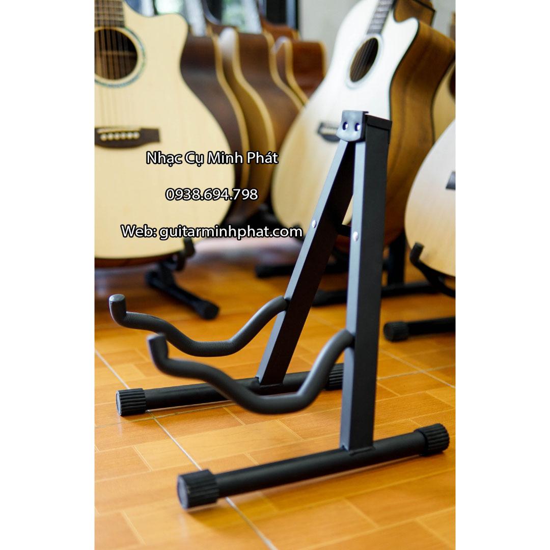 chan-den-dan-guitar-chu-A (1)