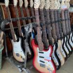 Đàn guitar điện Fender gỗ tự nhiên cao cấp