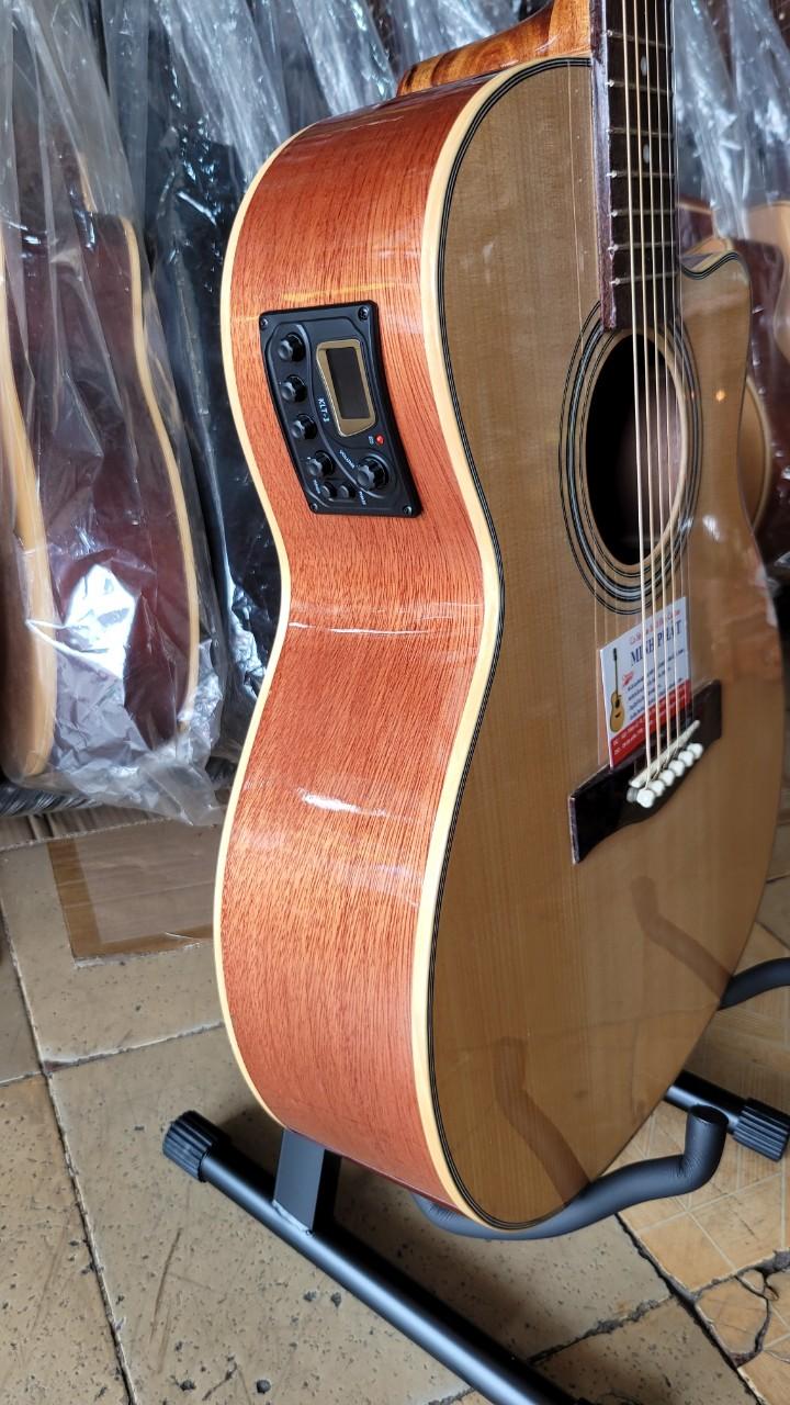 dan-guitar-acoustic-go-hong-dao-co-eq-klt1-chinh-hang (3)