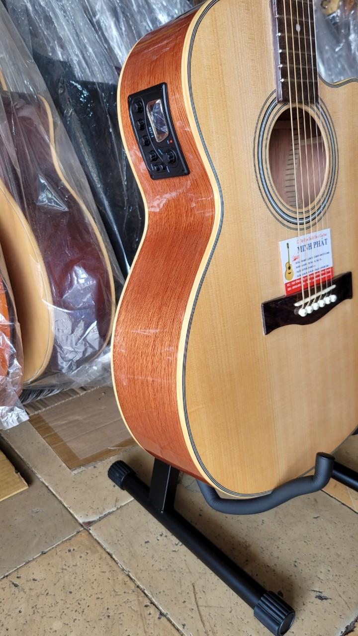 dan-guitar-acoustic-go-hong-dao-co-eq-klt1-chinh-hang (4)