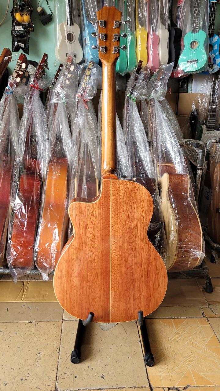 dan-guitar-acoustic-go-hong-dao-co-eq-klt1-chinh-hang (5)