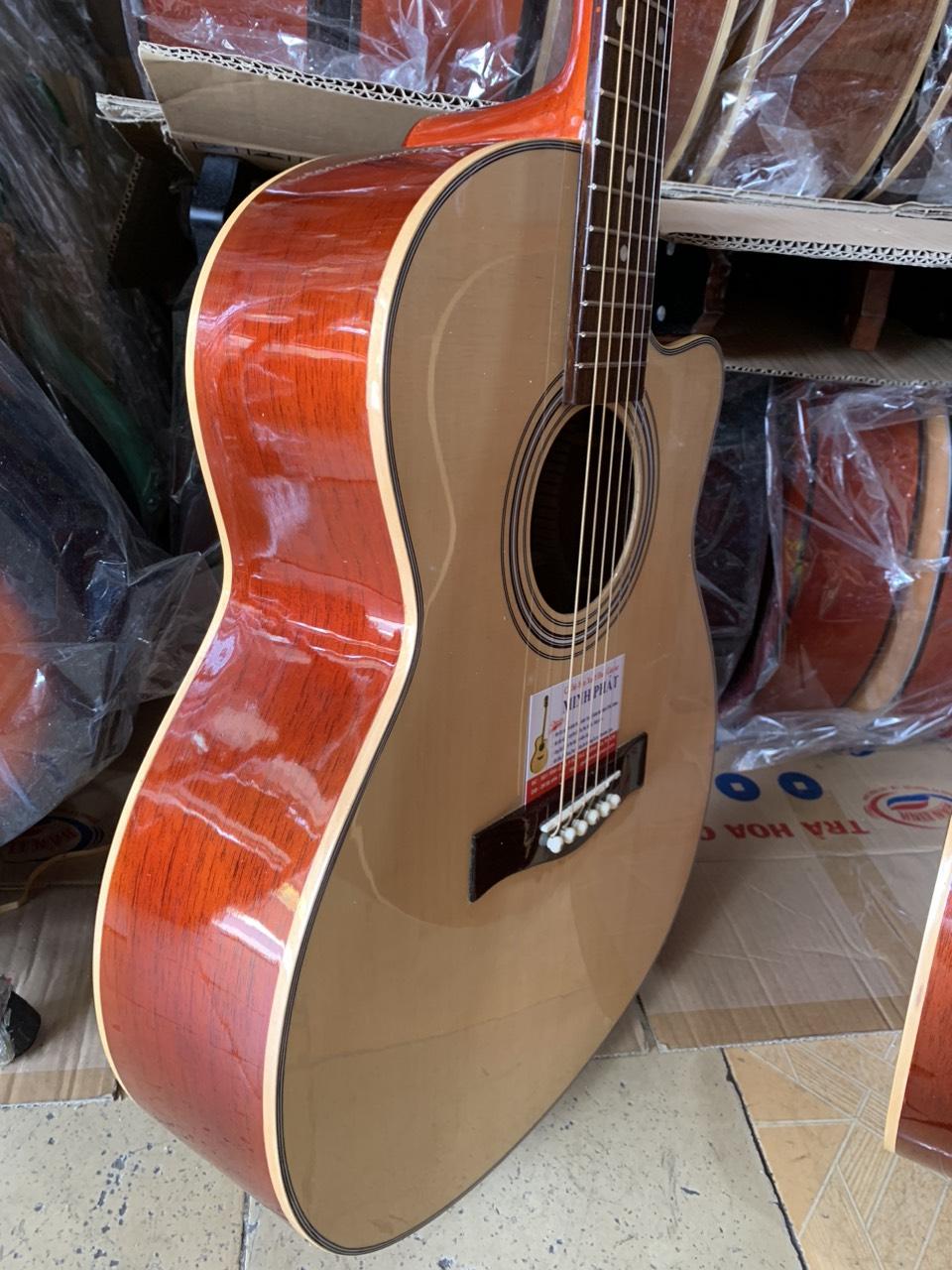 dan-guitar-acoustic-go-hong-dao-gia-nguyen-tam-gia-duoi-2trieu (7)