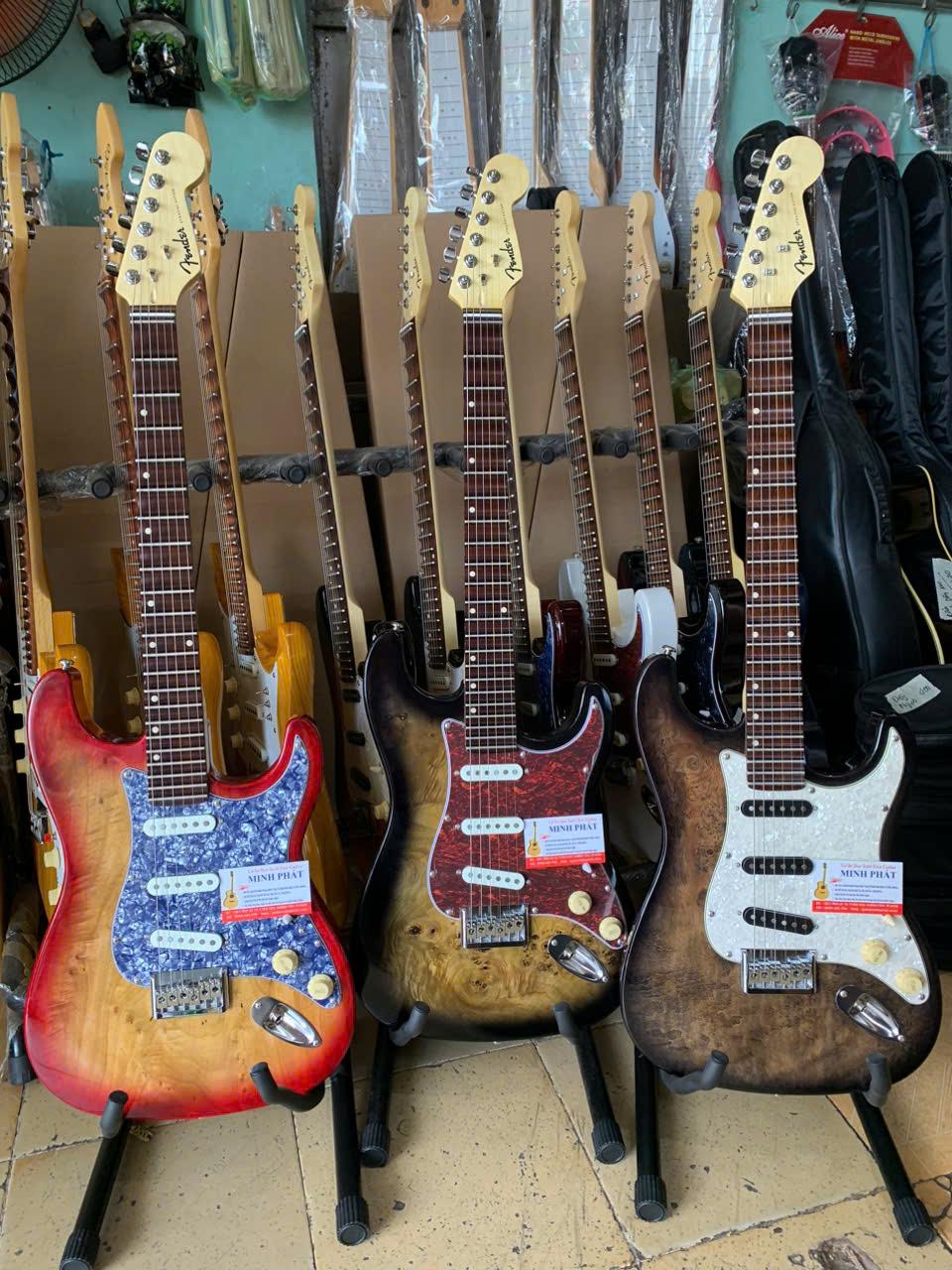 guitar-dien-phim-lom-fender-go-nu-cao-cap (1)