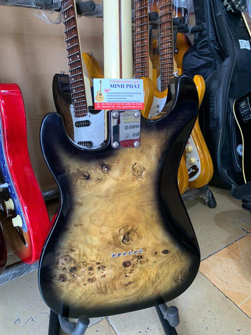 guitar-dien-phim-lom-fender-go-nu-tu-nhien (4)
