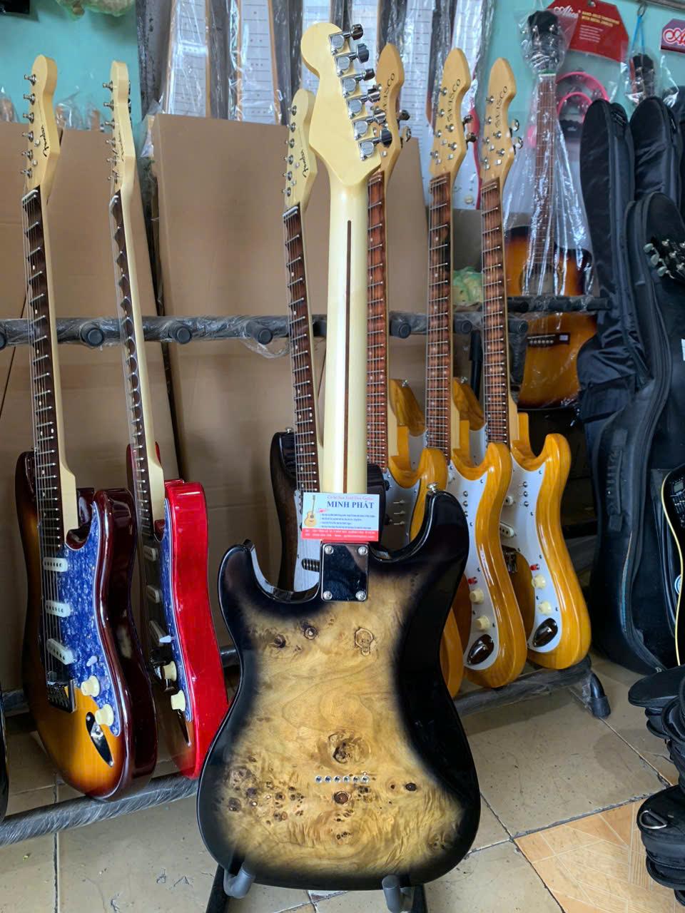guitar-dien-phim-lom-fender-go-nu-tu-nhien (5)