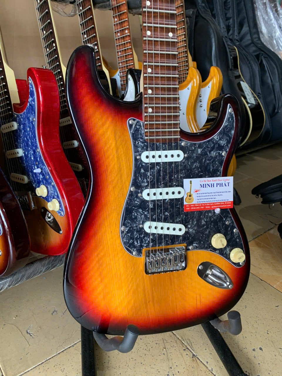 guitar-phim-lom-dien-fender-go-tu-nhien-sunburst (6)