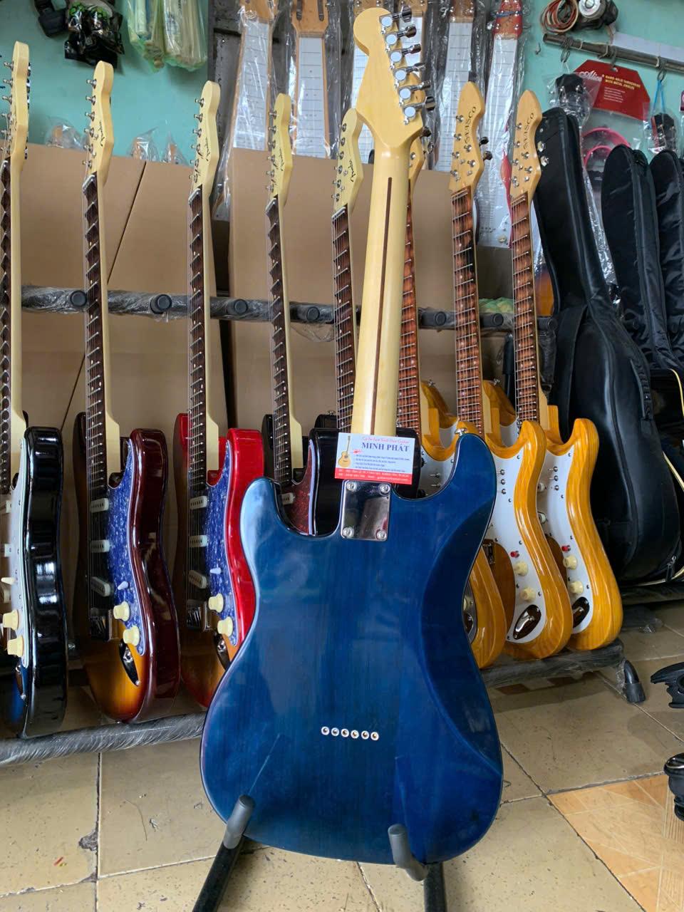 guitar-phim-lom-fender-go-mau-xanh-duong (2)