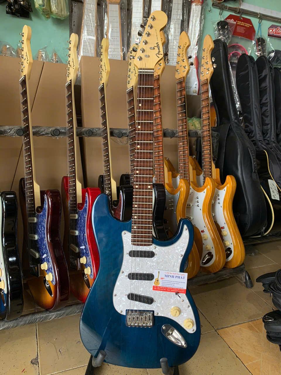 guitar-phim-lom-fender-go-mau-xanh-duong (3)