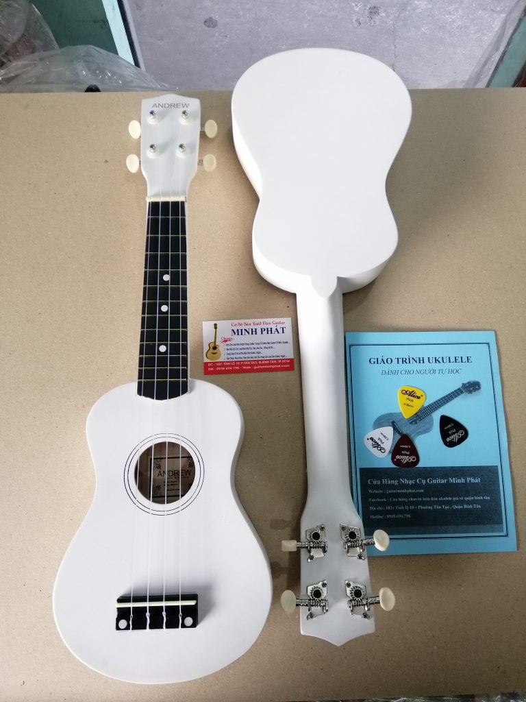 Đàn ukulele màu trắng chất lượng phù hợp cho người mới học và tập chơi